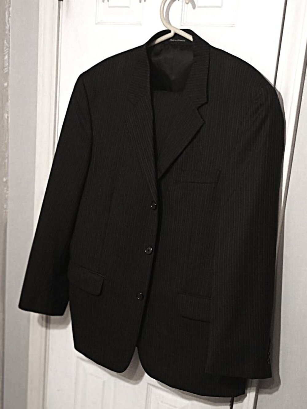 Bergamo Executive Collection Men 2 Piece Charcoal Suit W/Brown Pinstripes  42S